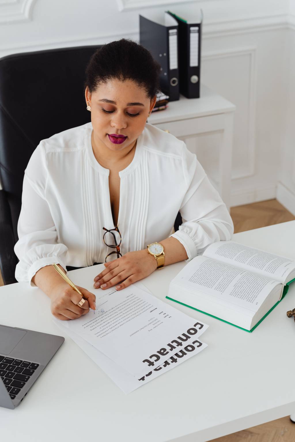 Les atouts d’une formation en droit des affaires pour les futurs juristes